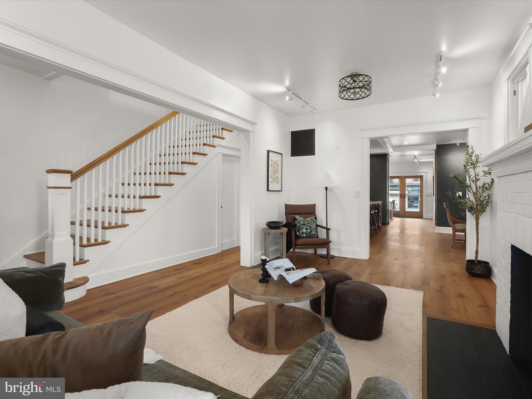 ROLAND PARK - Residential