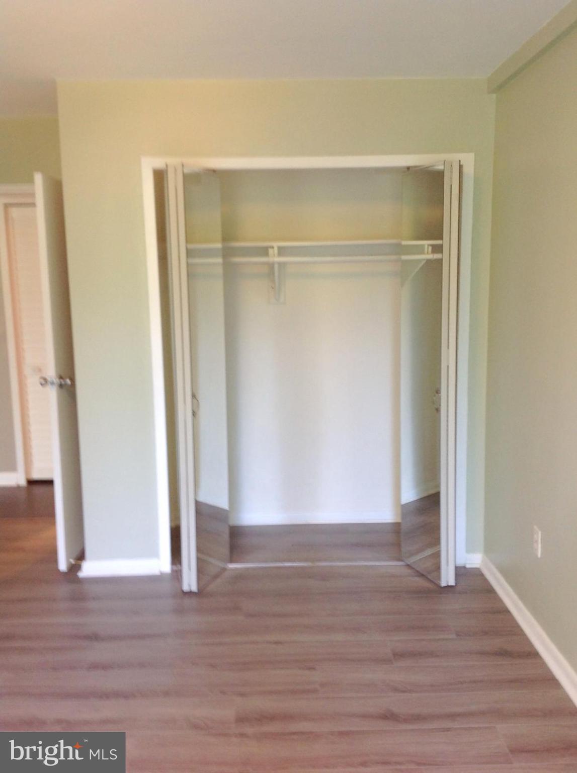 RIVER TOWERS - Residential Lease