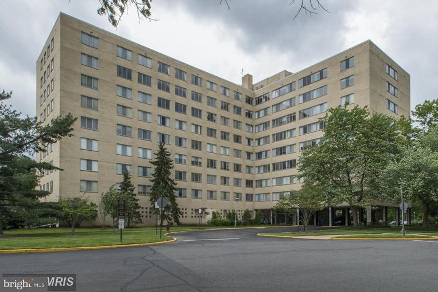 Move right in this bright condo with picture windows.  Carefree living with great closet spaces, and well appointed kitchen.  Rent includes all utilities,  Landlord pays condo fee and taxes. Non smokers please. River Towers sits on 25+ acres of land with ample off-street parking, swimming pool w/cabana, tennis courts, picnic grove, and garden plots.  Commuter bus to METRO.