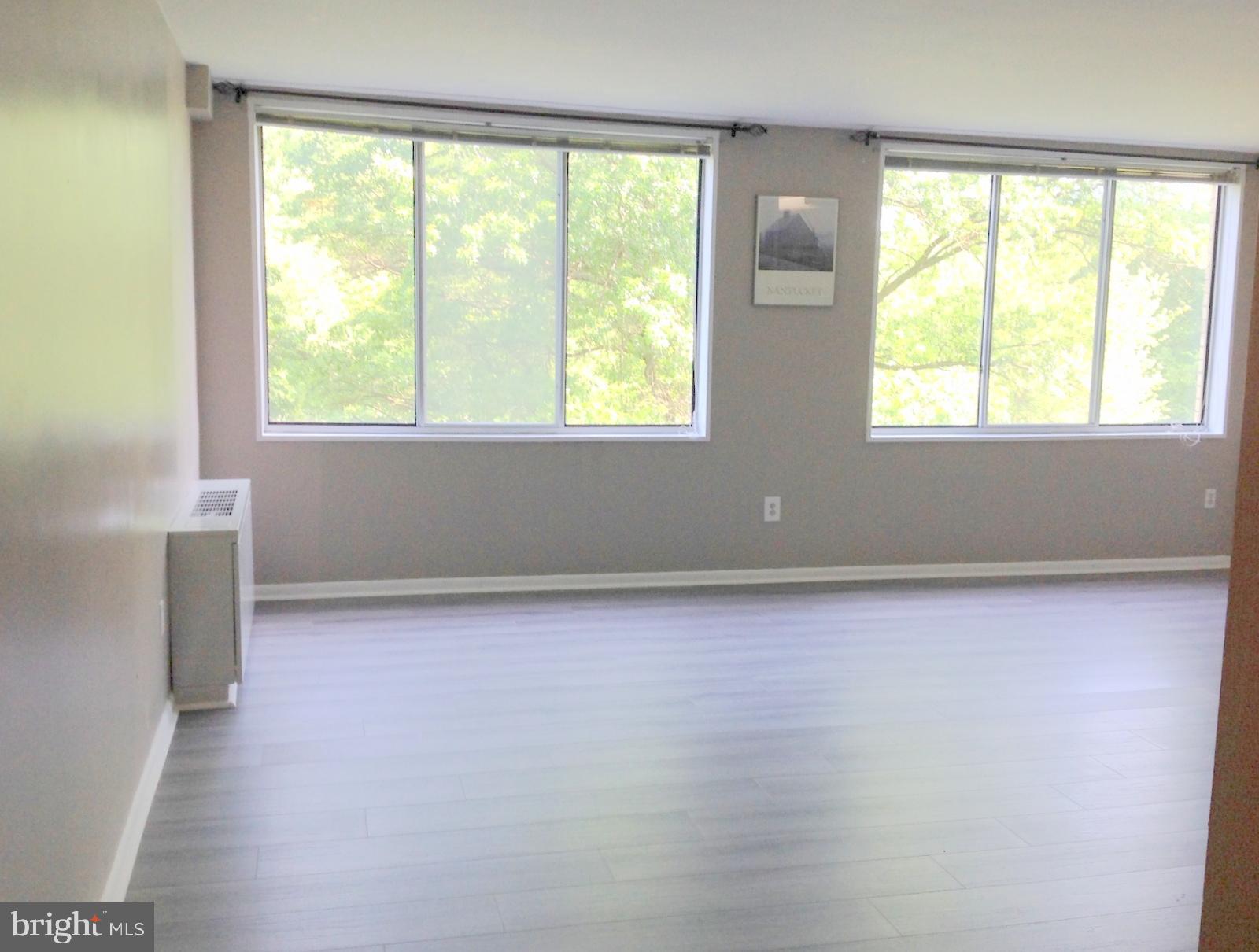 RIVER TOWERS - Residential Lease