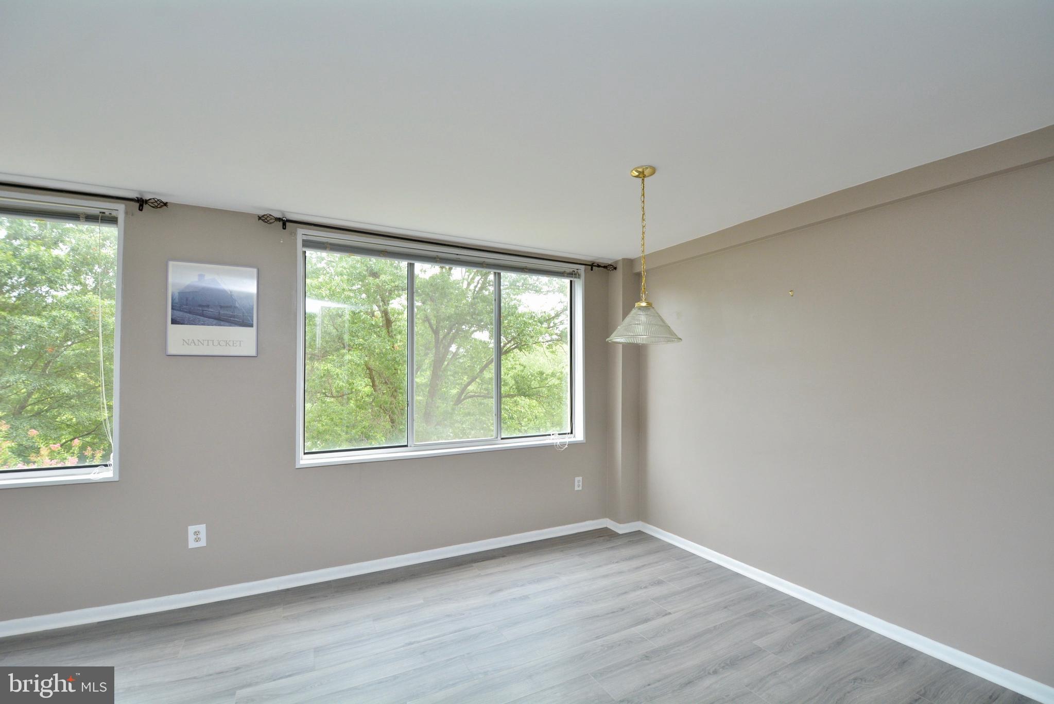 RIVER TOWERS - Residential Lease