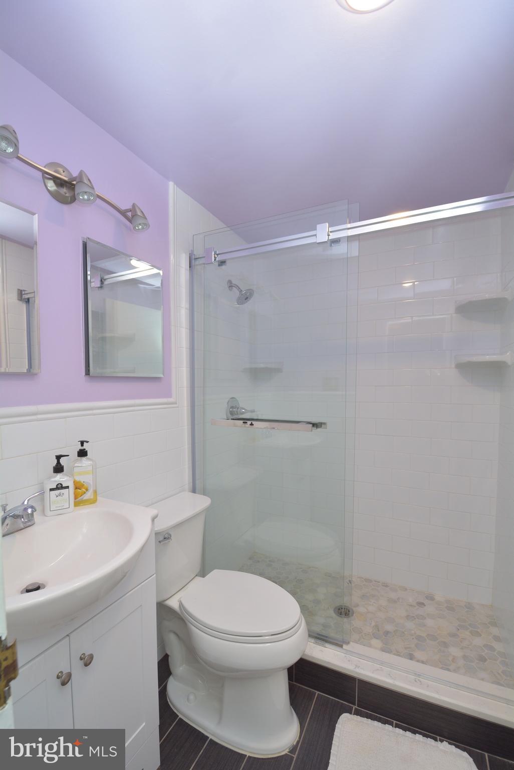 RIVER TOWERS - Residential Lease