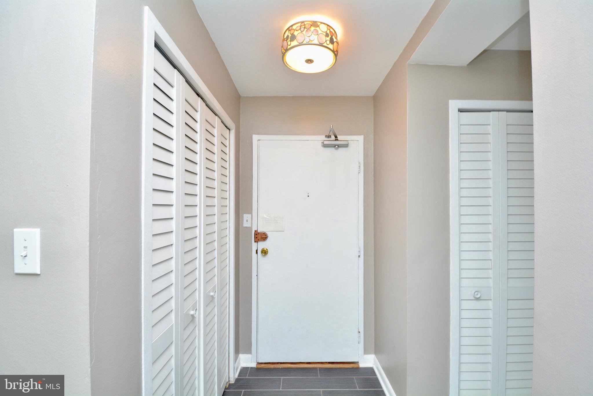 RIVER TOWERS - Residential Lease