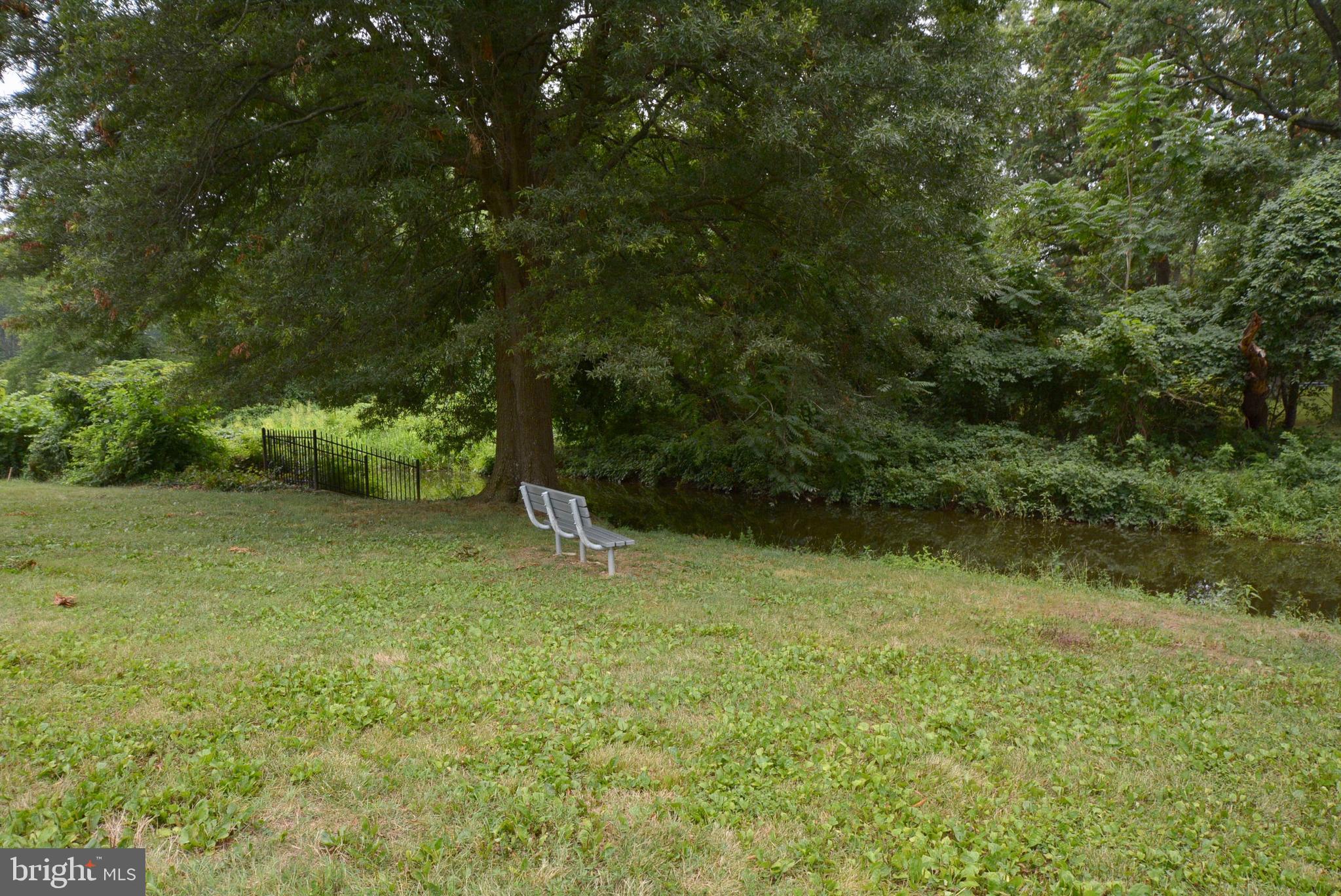 RIVER TOWERS - Residential Lease