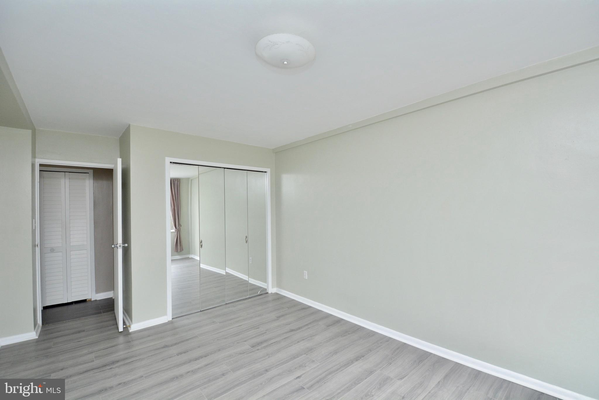 RIVER TOWERS - Residential Lease