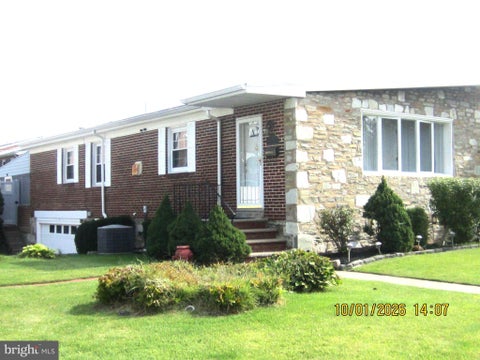 Townhouse For Sale - 147 Dimarco Drive<br/> Philadelphia County, PHILADELPHIA, PA 19154