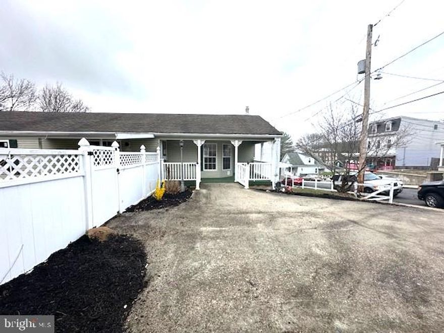 Beautifully Remodeled 3-Bedroom Home in a Growing Downtown Area!
Step into modern living with this fully remodeled 3-bedroom, 2-bath home featuring a brand-new kitchen, stylish bathrooms, and fresh updates throughout. Sitting on a spacious 0.33-acre lot, this property offers a large yard—ideal for relaxing, entertaining, or enjoying outdoor activities. With rare 4-car off-street parking, you’ll have plenty of room for guests or extra vehicles. Move right in and enjoy comfort, convenience, and space—all just minutes from the heart of downtown!