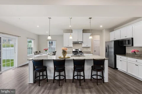MLS: MDHR2060398