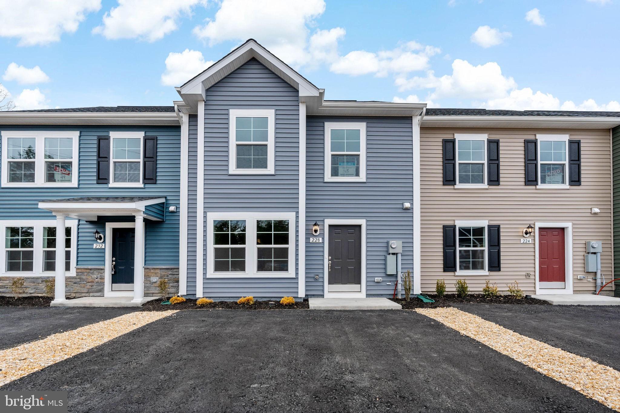 WHISPERING PINES - Residential