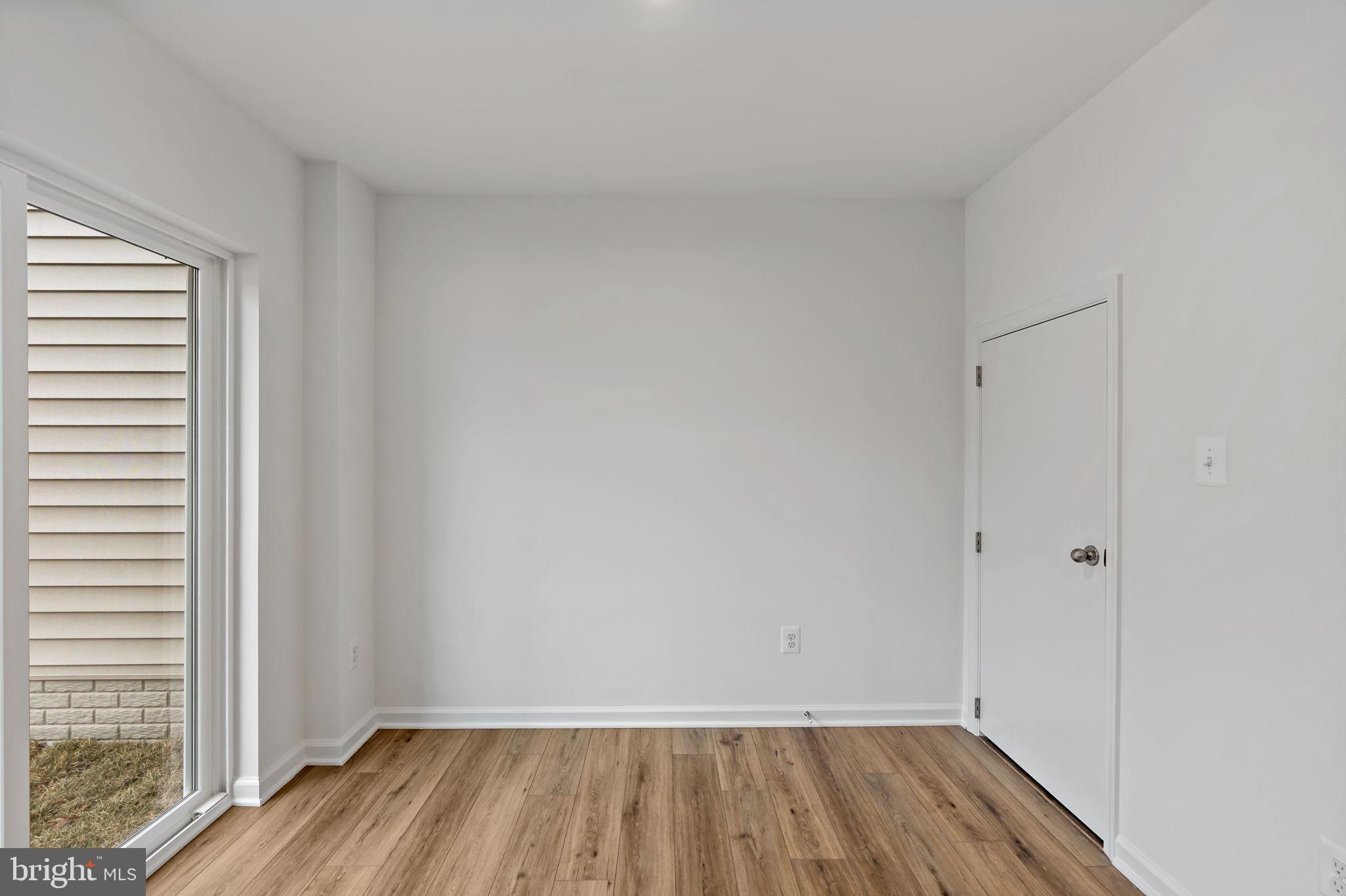 WHISPERING PINES - Residential