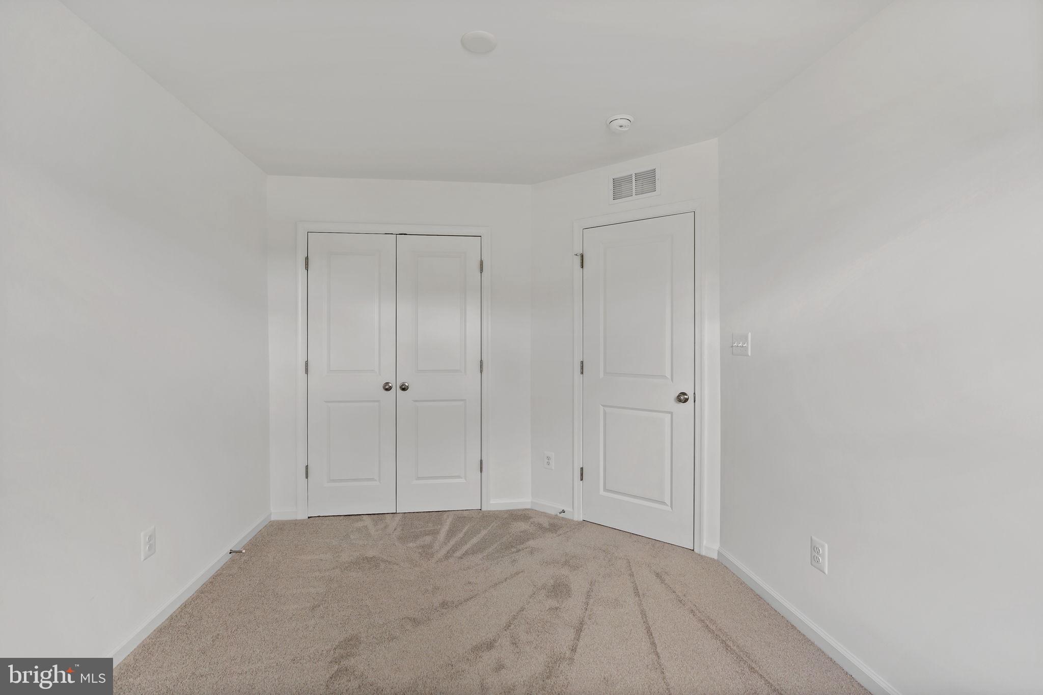 WHISPERING PINES - Residential