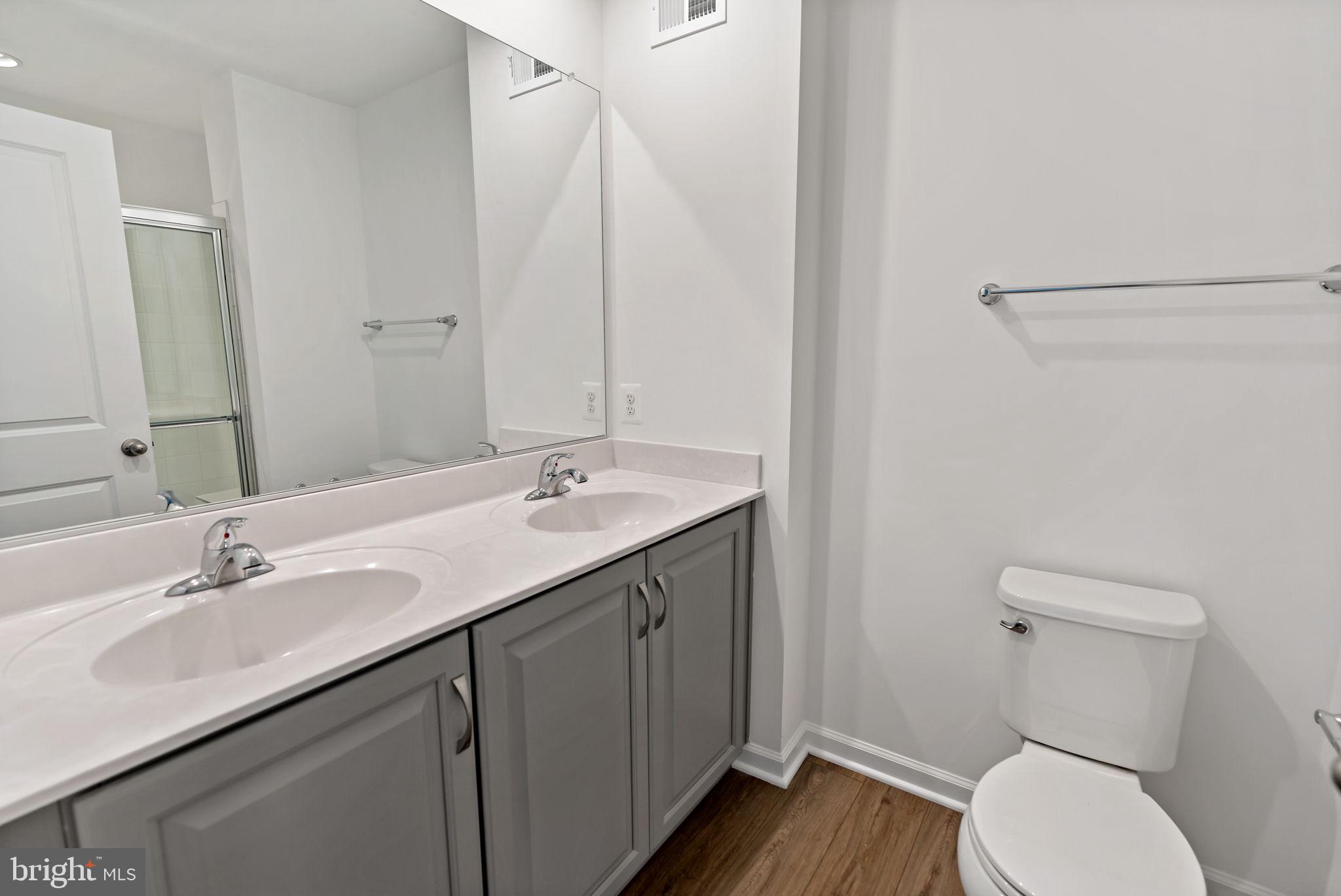 WHISPERING PINES - Residential