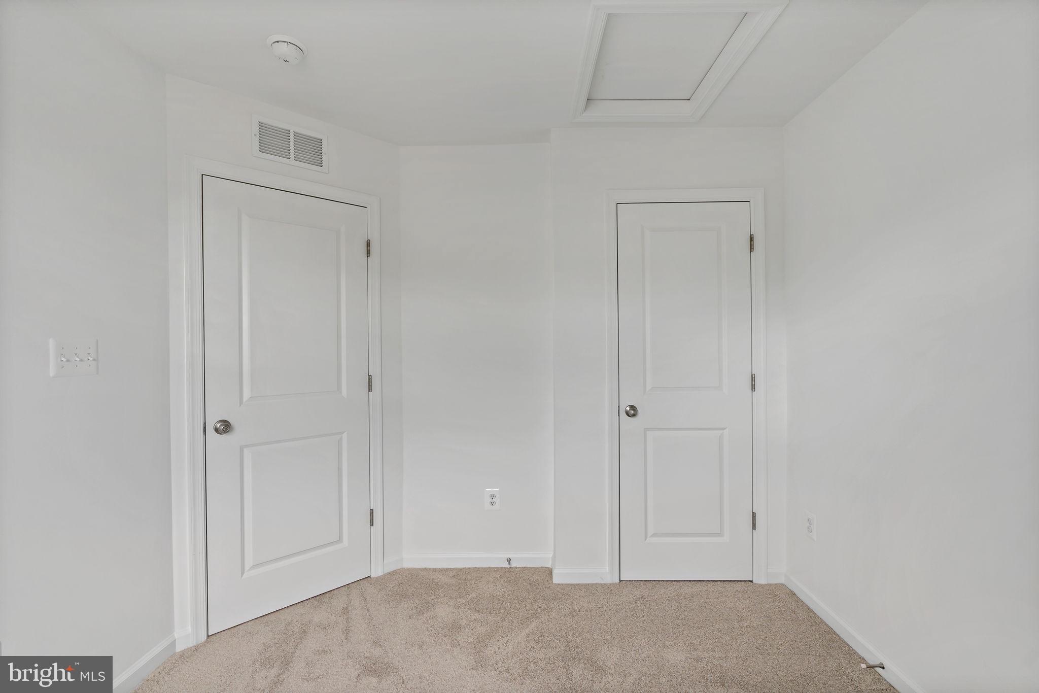 WHISPERING PINES - Residential