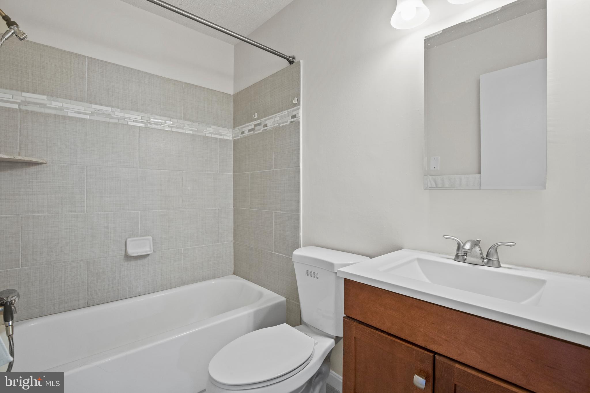 HERITAGE SQUARE - Residential