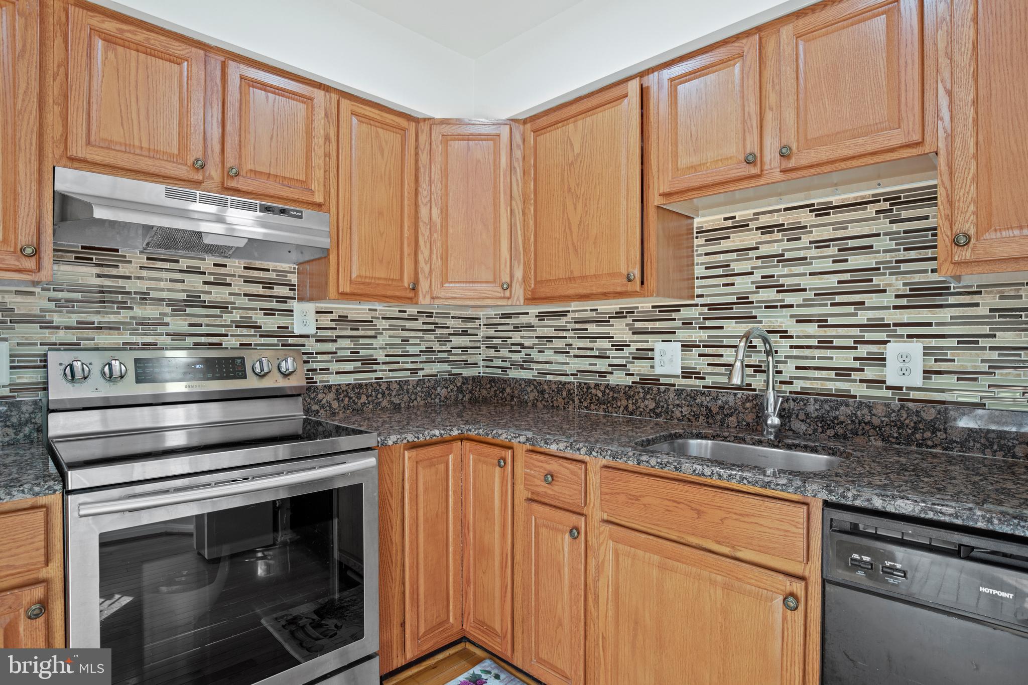 HERITAGE SQUARE - Residential