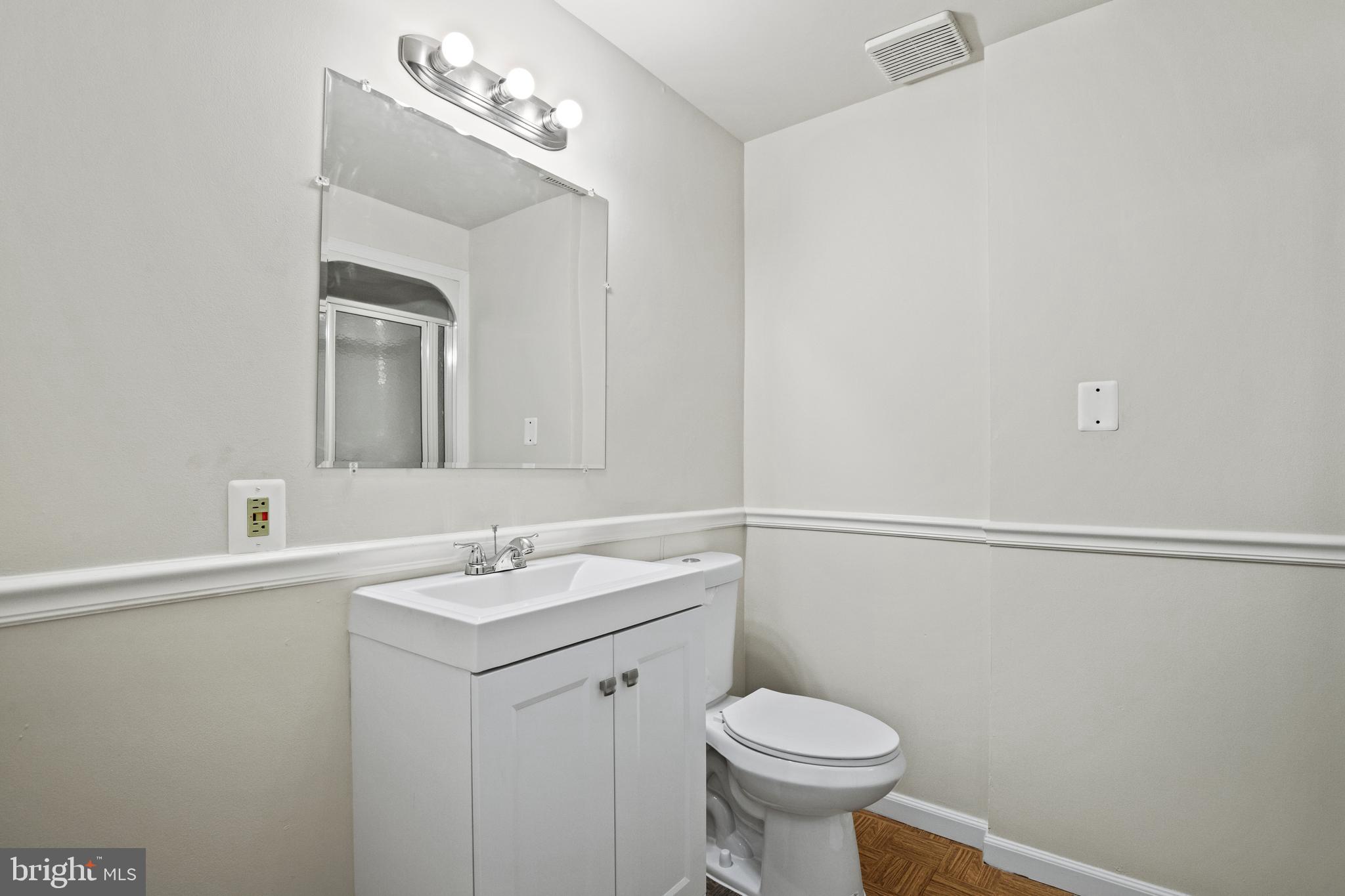 HERITAGE SQUARE - Residential