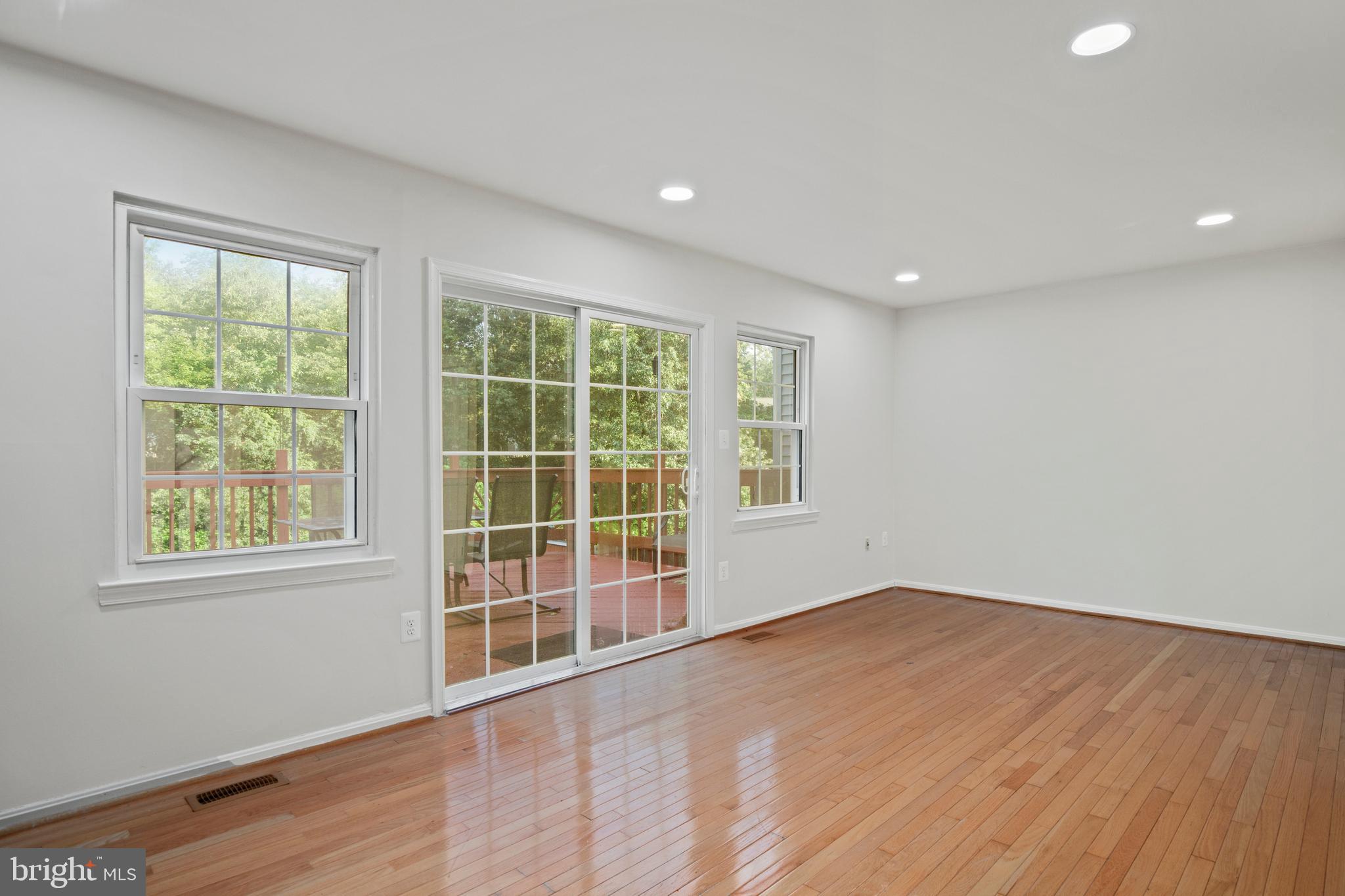 HERITAGE SQUARE - Residential