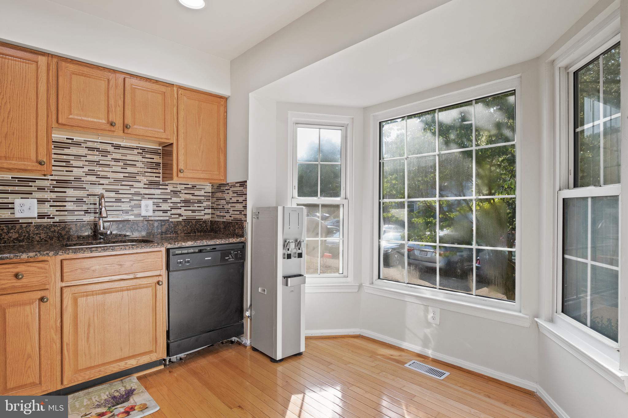 HERITAGE SQUARE - Residential