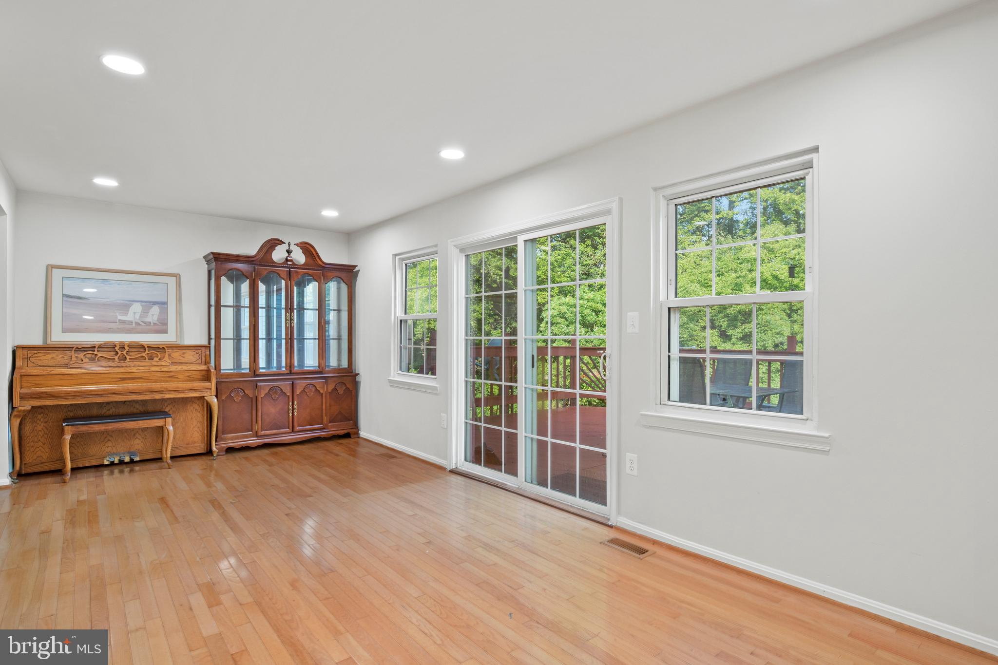 HERITAGE SQUARE - Residential