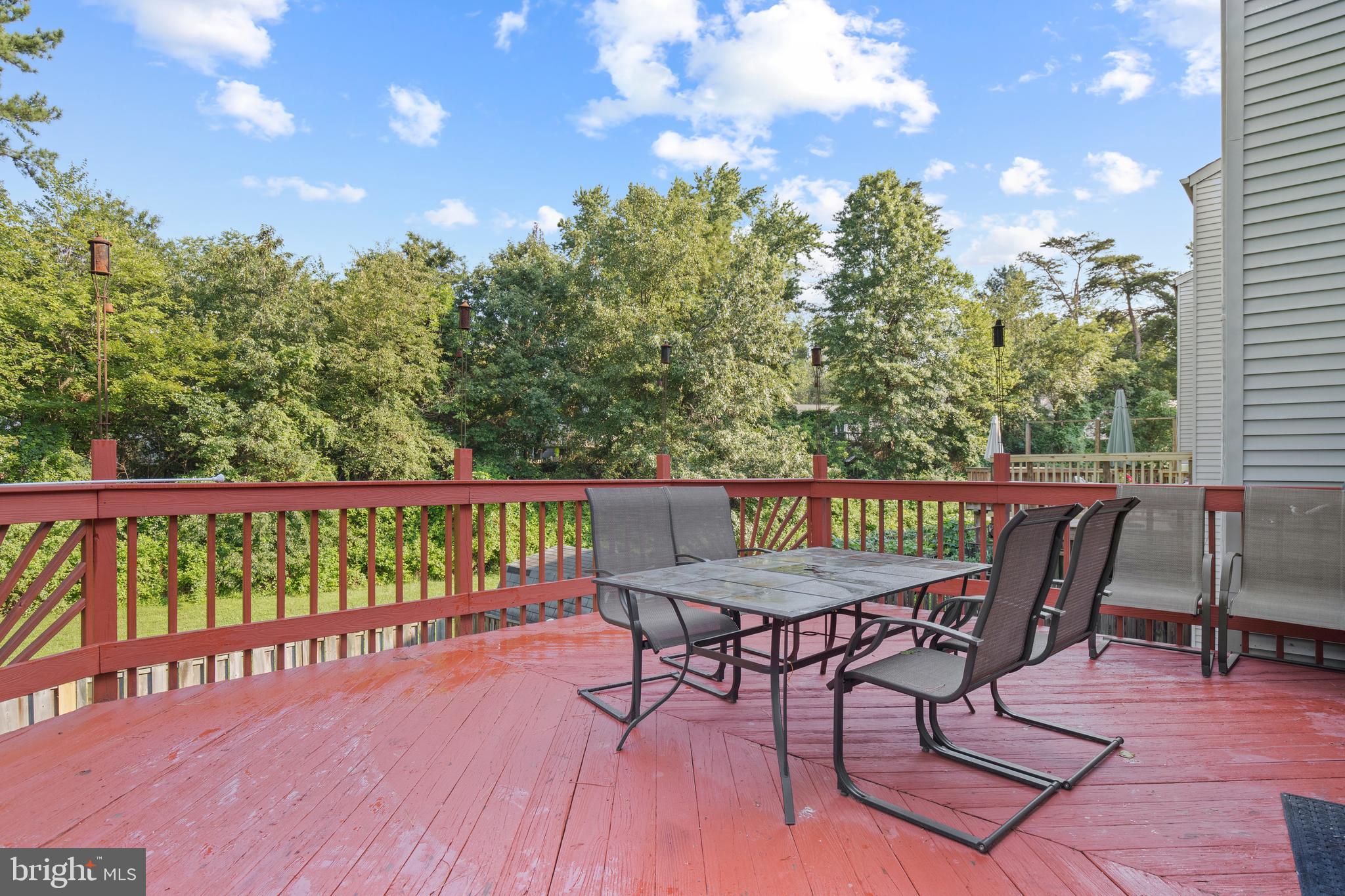 HERITAGE SQUARE - Residential