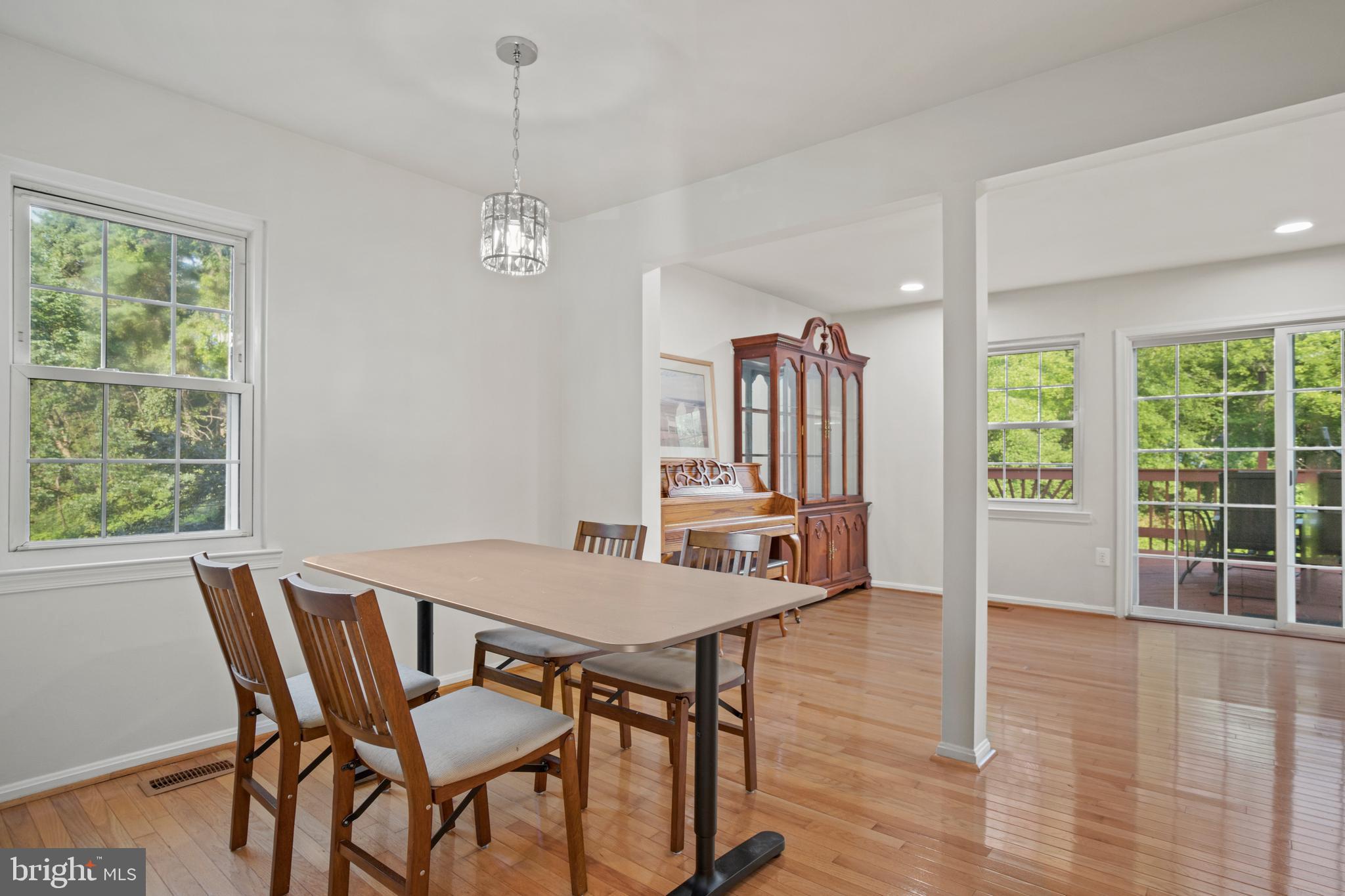 HERITAGE SQUARE - Residential