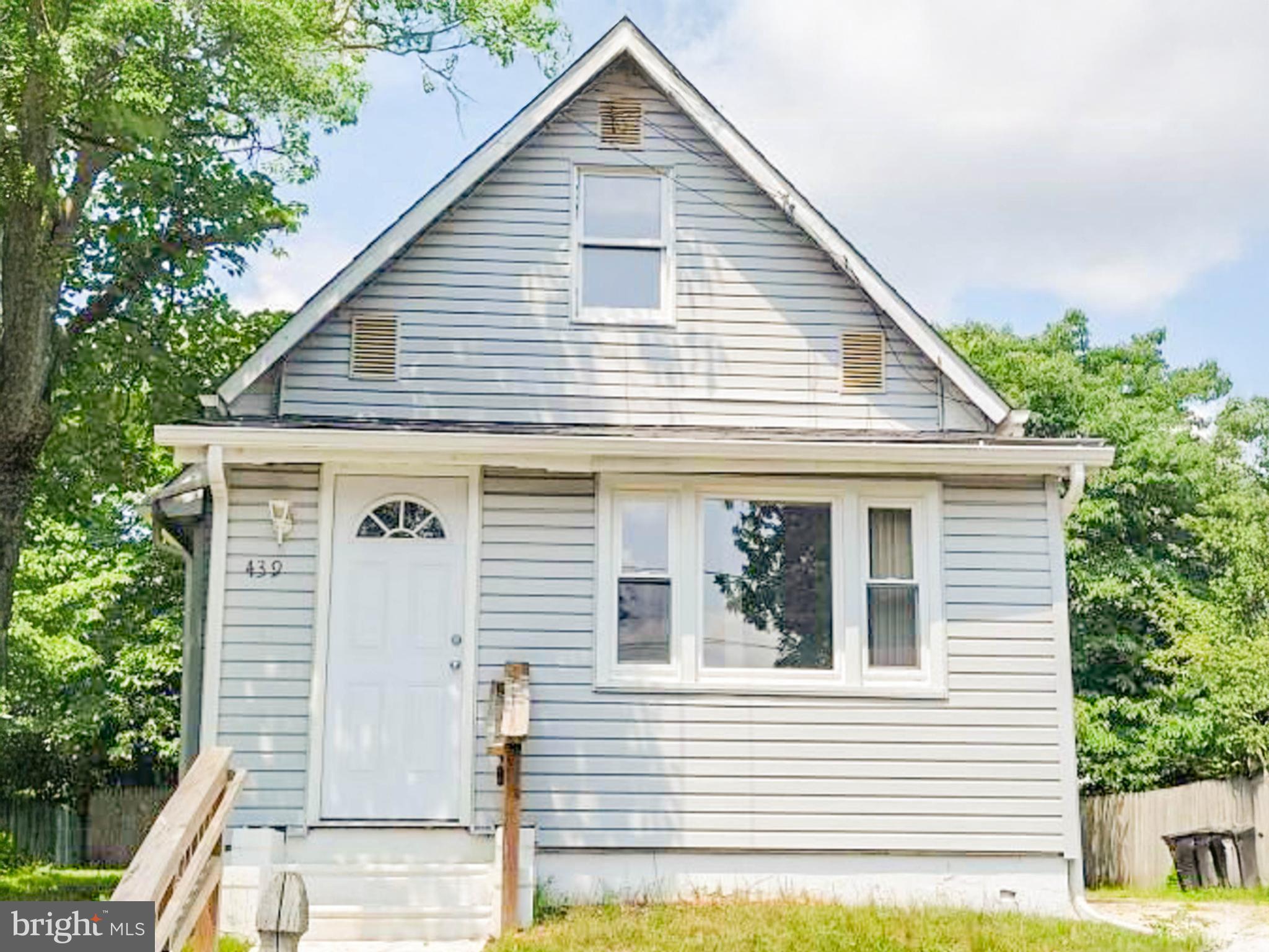 439 PINE AVENUE
