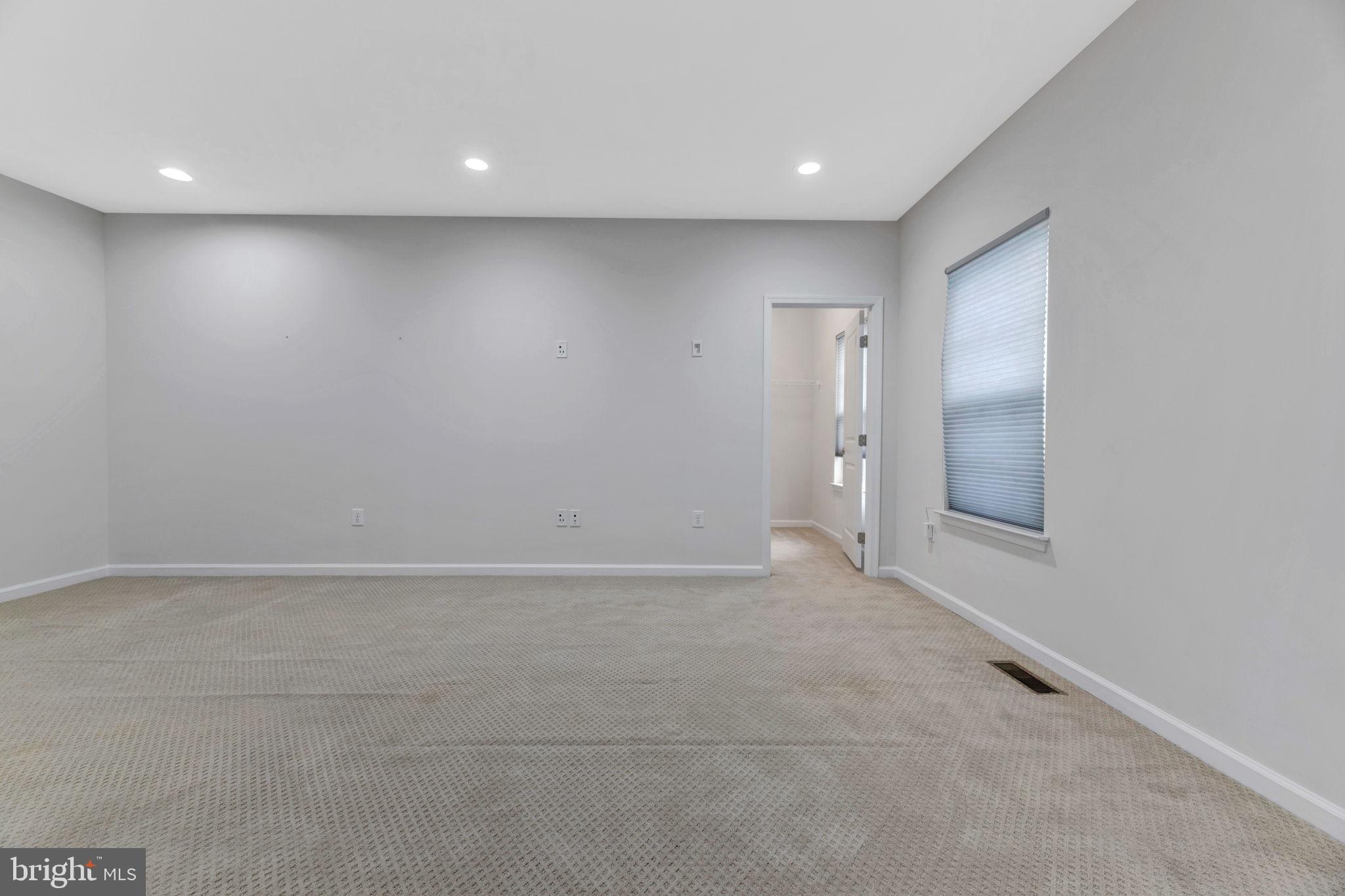 GREENBELT STATION - Residential