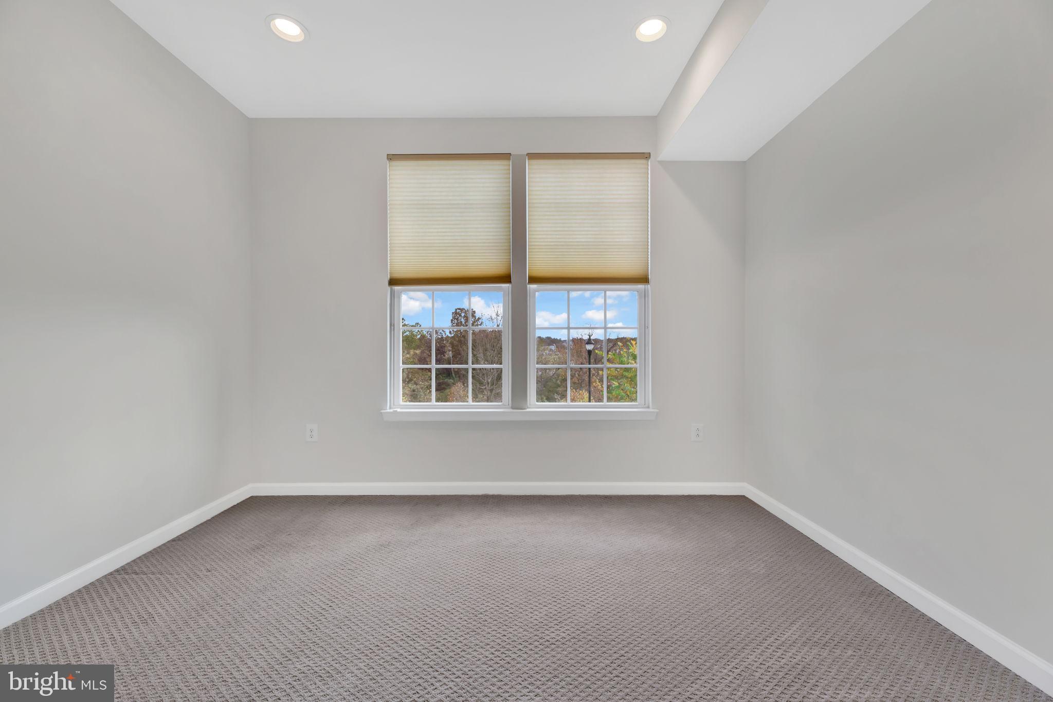 GREENBELT STATION - Residential