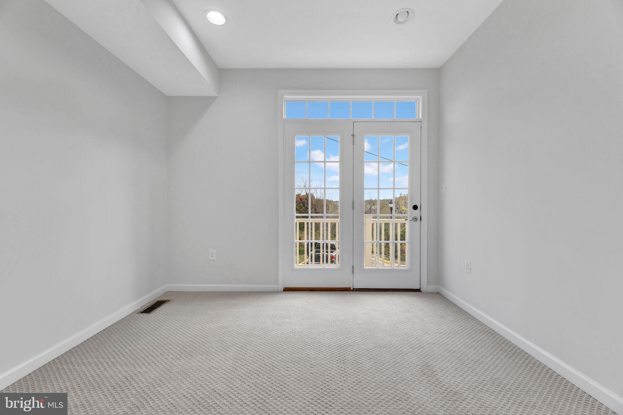 GREENBELT STATION - Residential