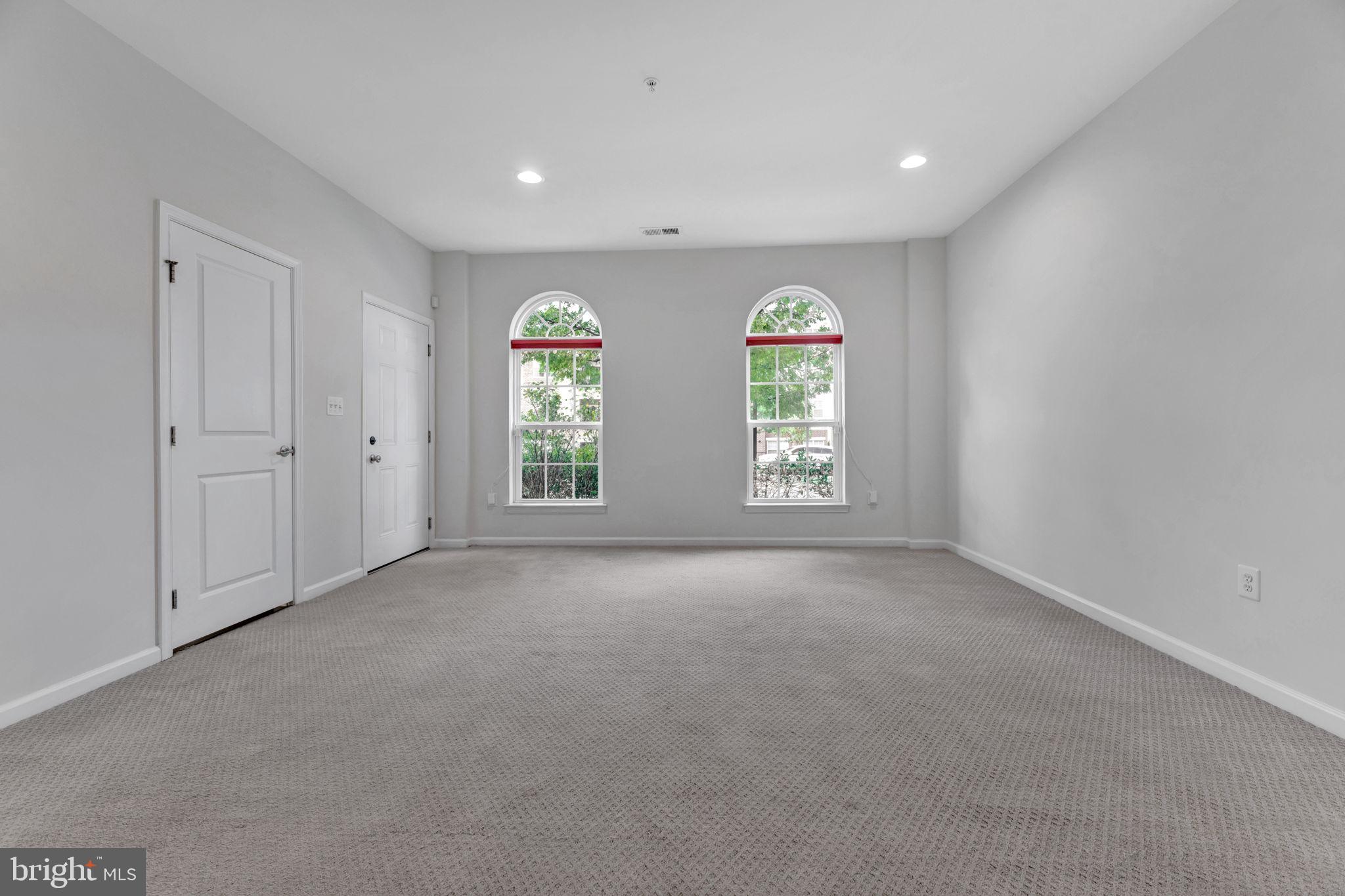 GREENBELT STATION - Residential