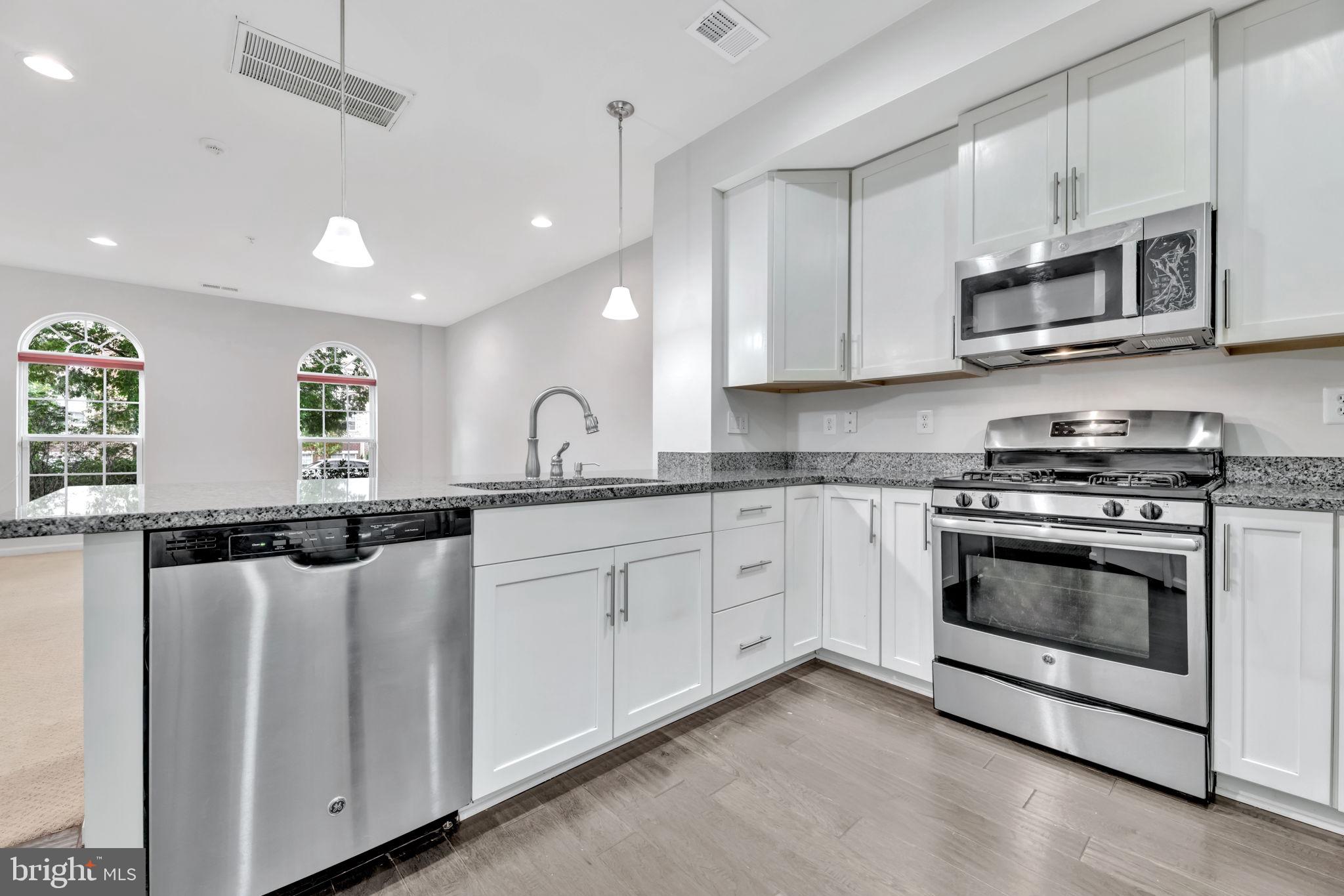 GREENBELT STATION - Residential