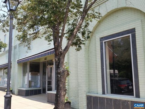 Homes For Sale - 475 Valley St St<br/> Albemarle County, SCOTTSVILLE, VA 24590