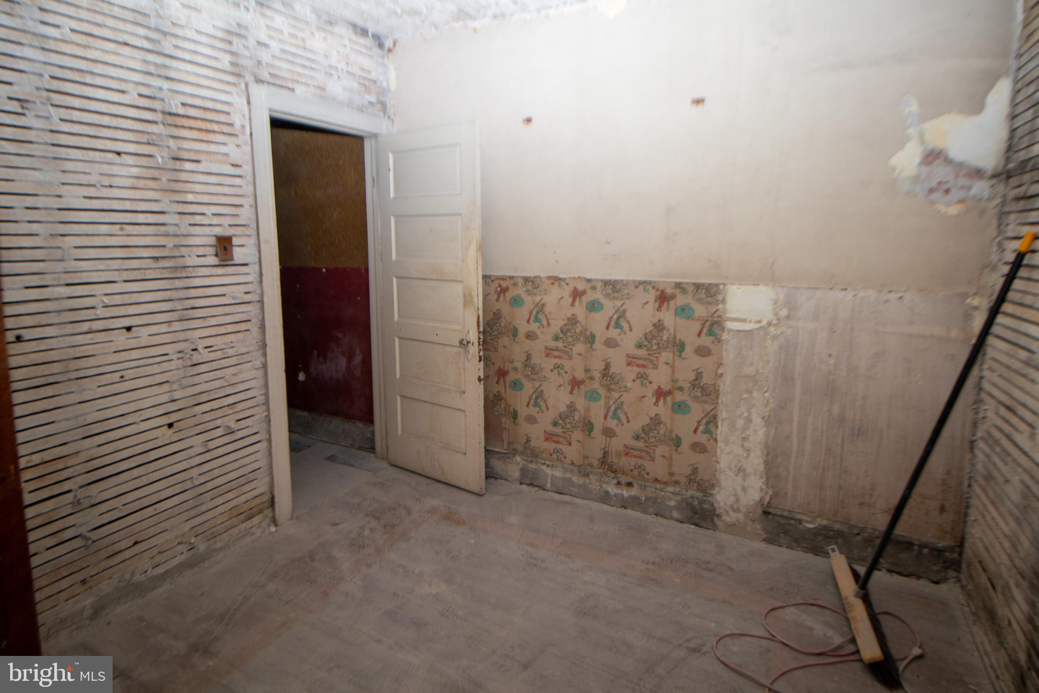 STRAWBERRY MANSION - Residential