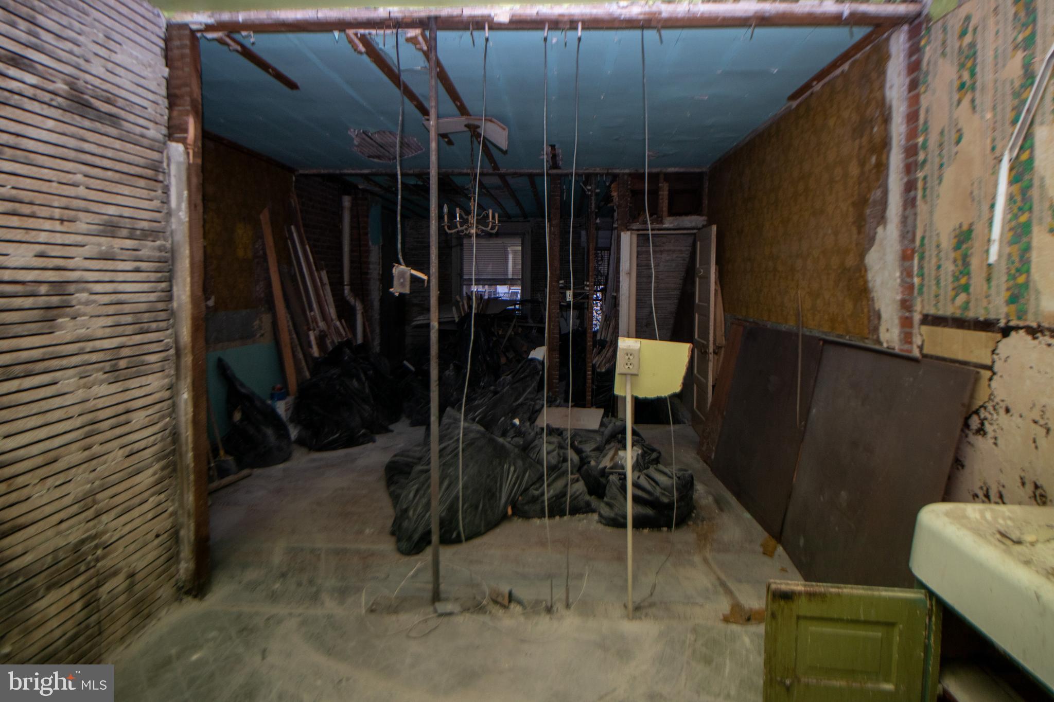 STRAWBERRY MANSION - Residential