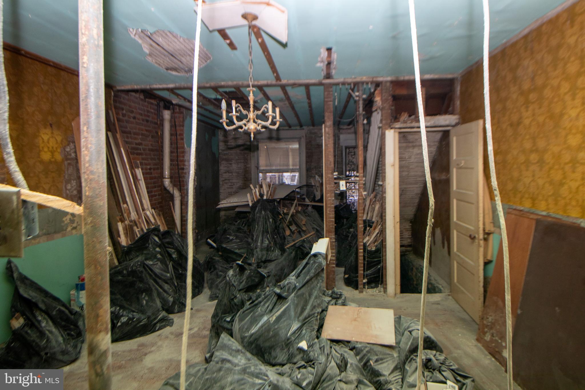 STRAWBERRY MANSION - Residential