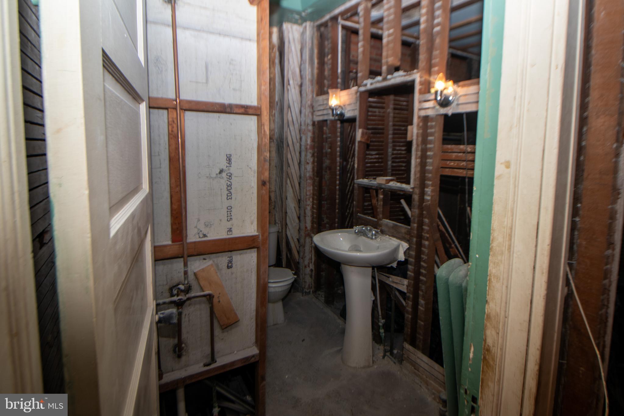 STRAWBERRY MANSION - Residential