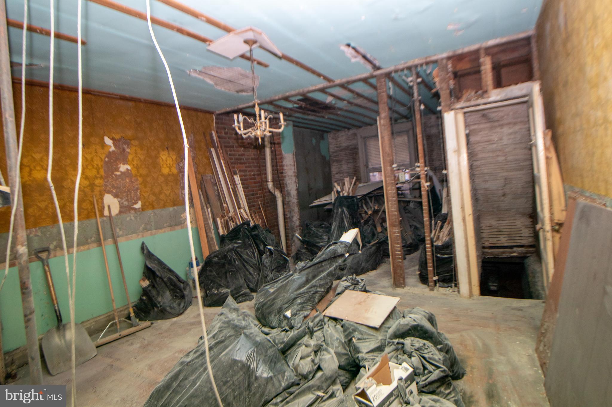 STRAWBERRY MANSION - Residential