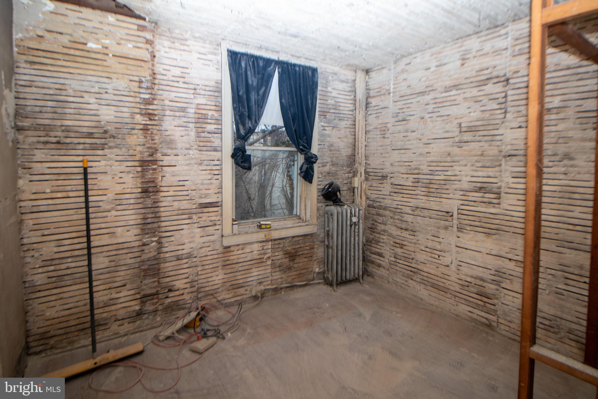 STRAWBERRY MANSION - Residential