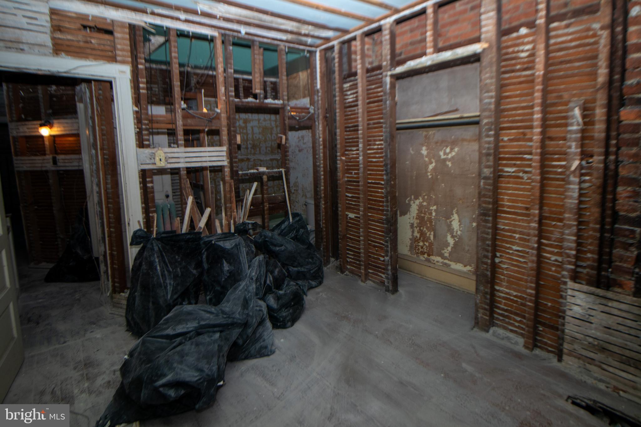 STRAWBERRY MANSION - Residential