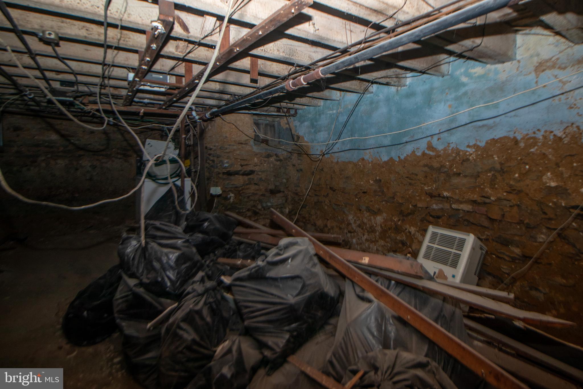 STRAWBERRY MANSION - Residential