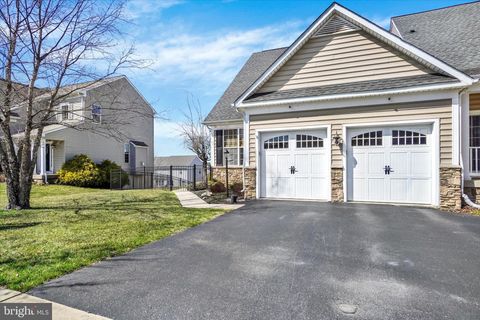 Townhouse For Sale - 534 Lake Redman Court<br/> SEVEN VALLEYS, PA 17360