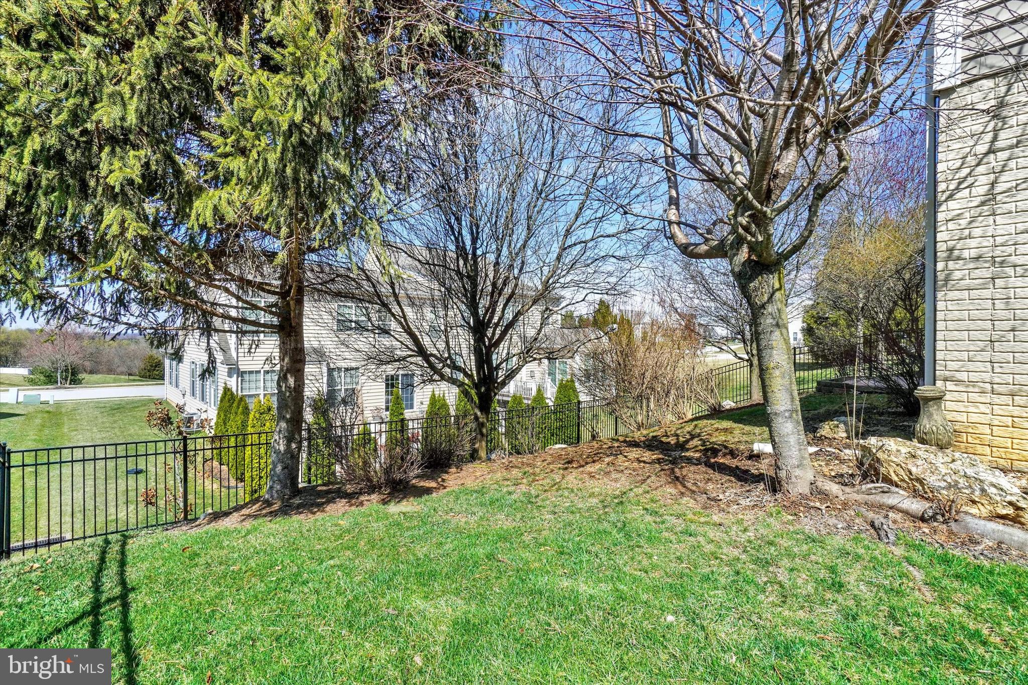 LOGANS RESERVE - Residential