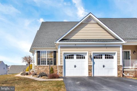 534 LAKE REDMAN COURT SEVEN VALLEYS PA 17360