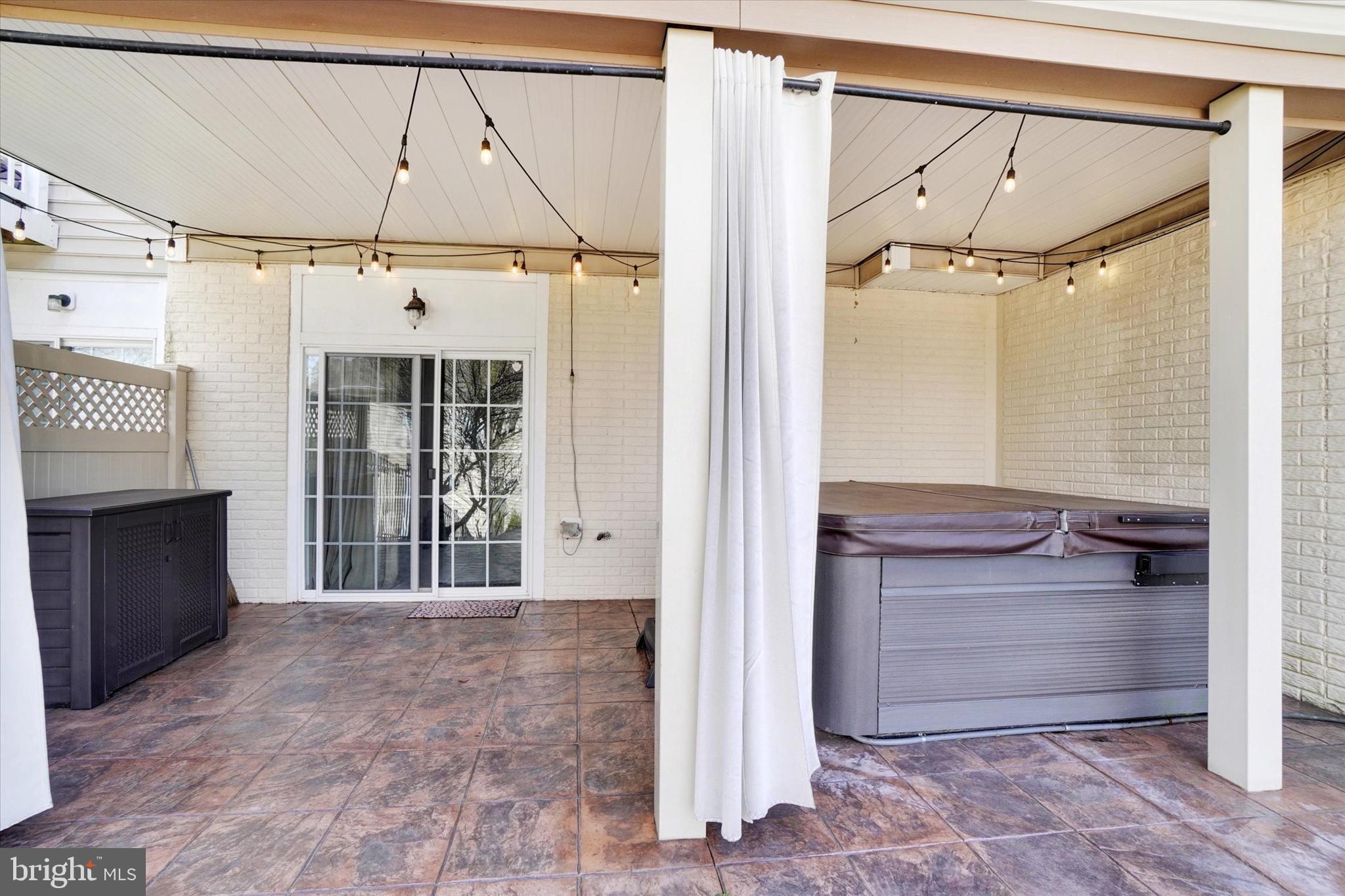 LOGANS RESERVE - Residential