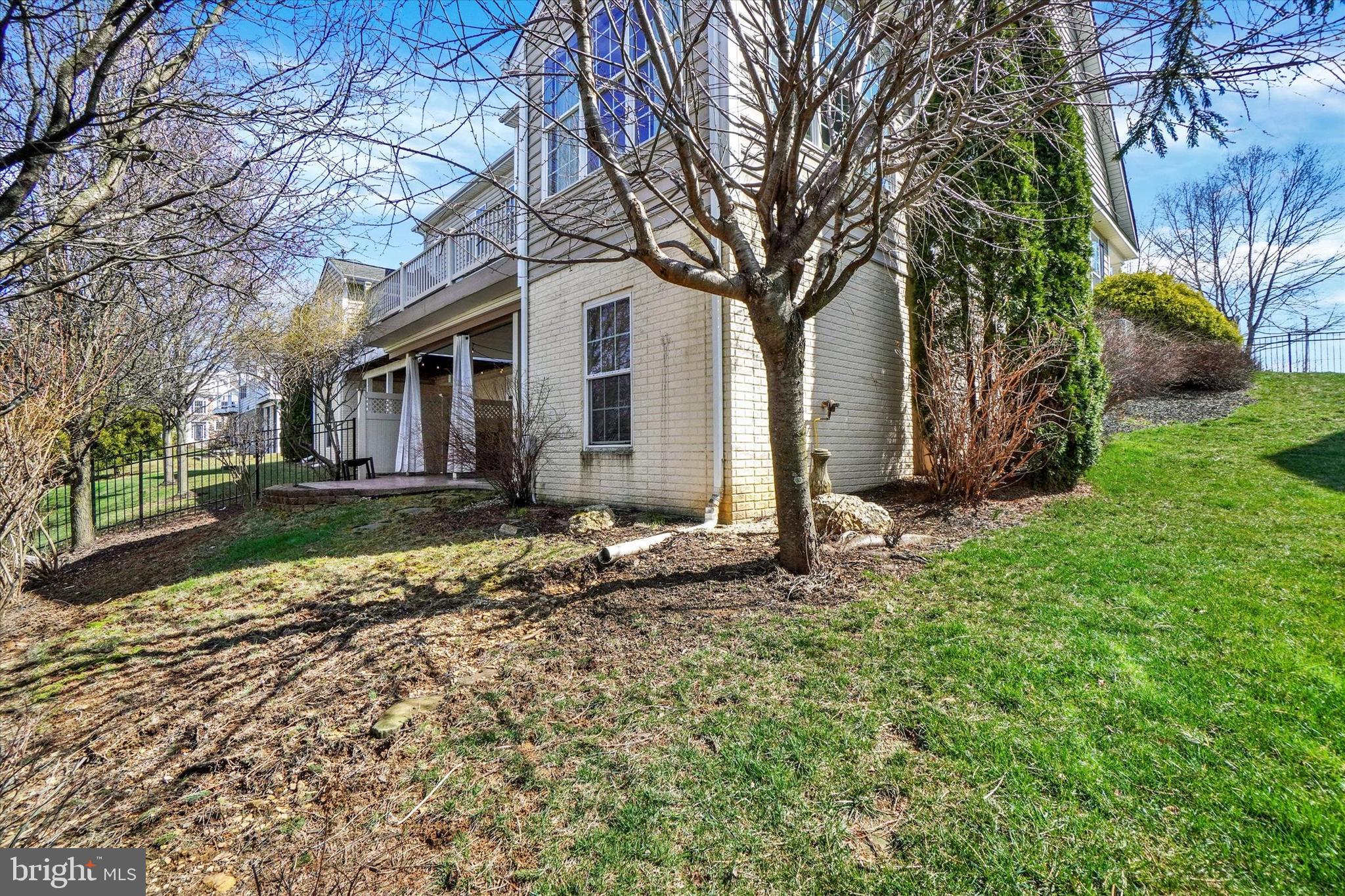 LOGANS RESERVE - Residential