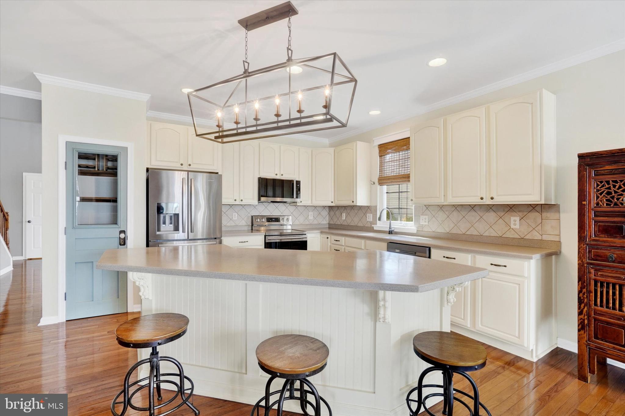 LOGANS RESERVE - Residential