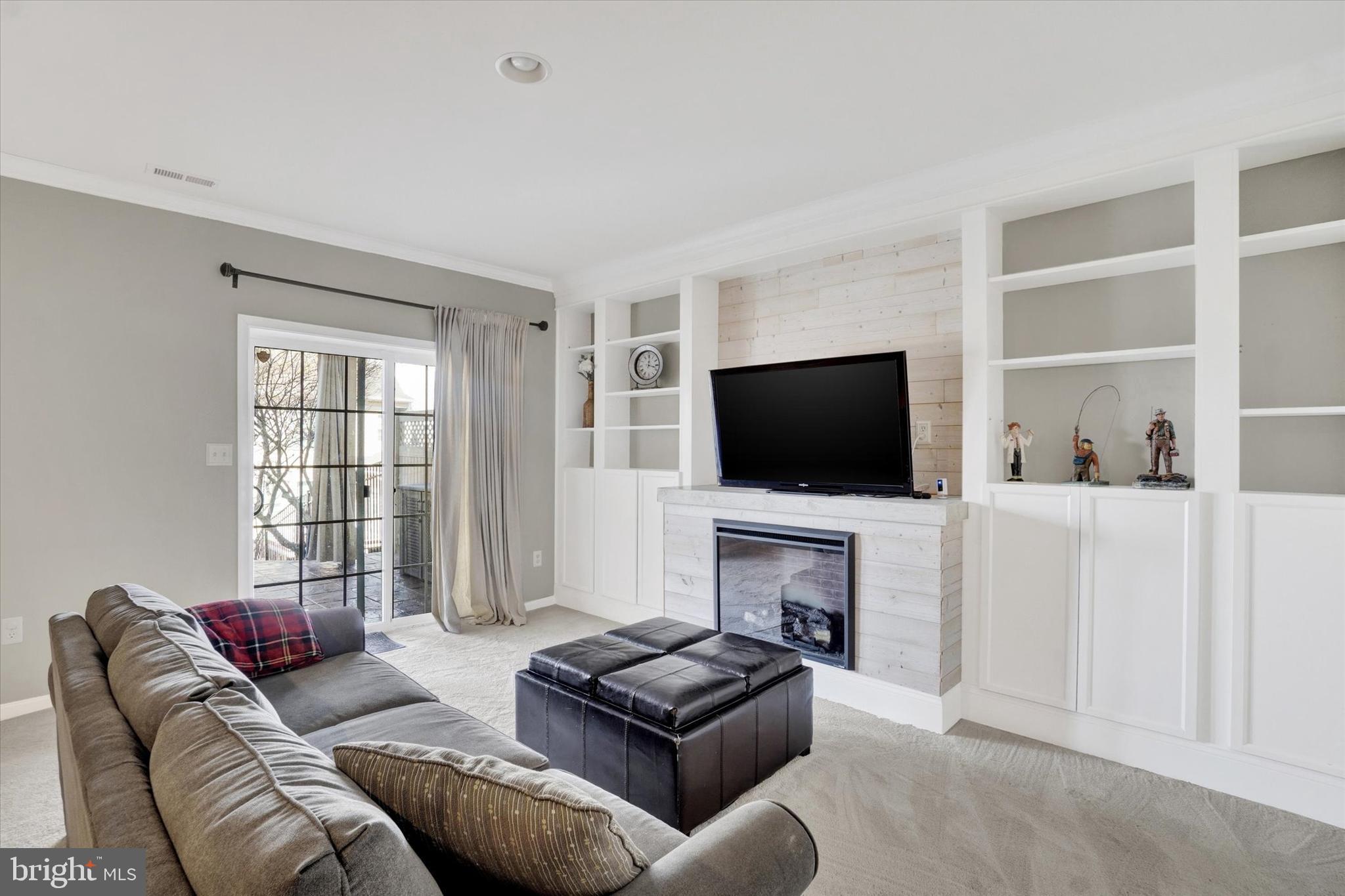 LOGANS RESERVE - Residential