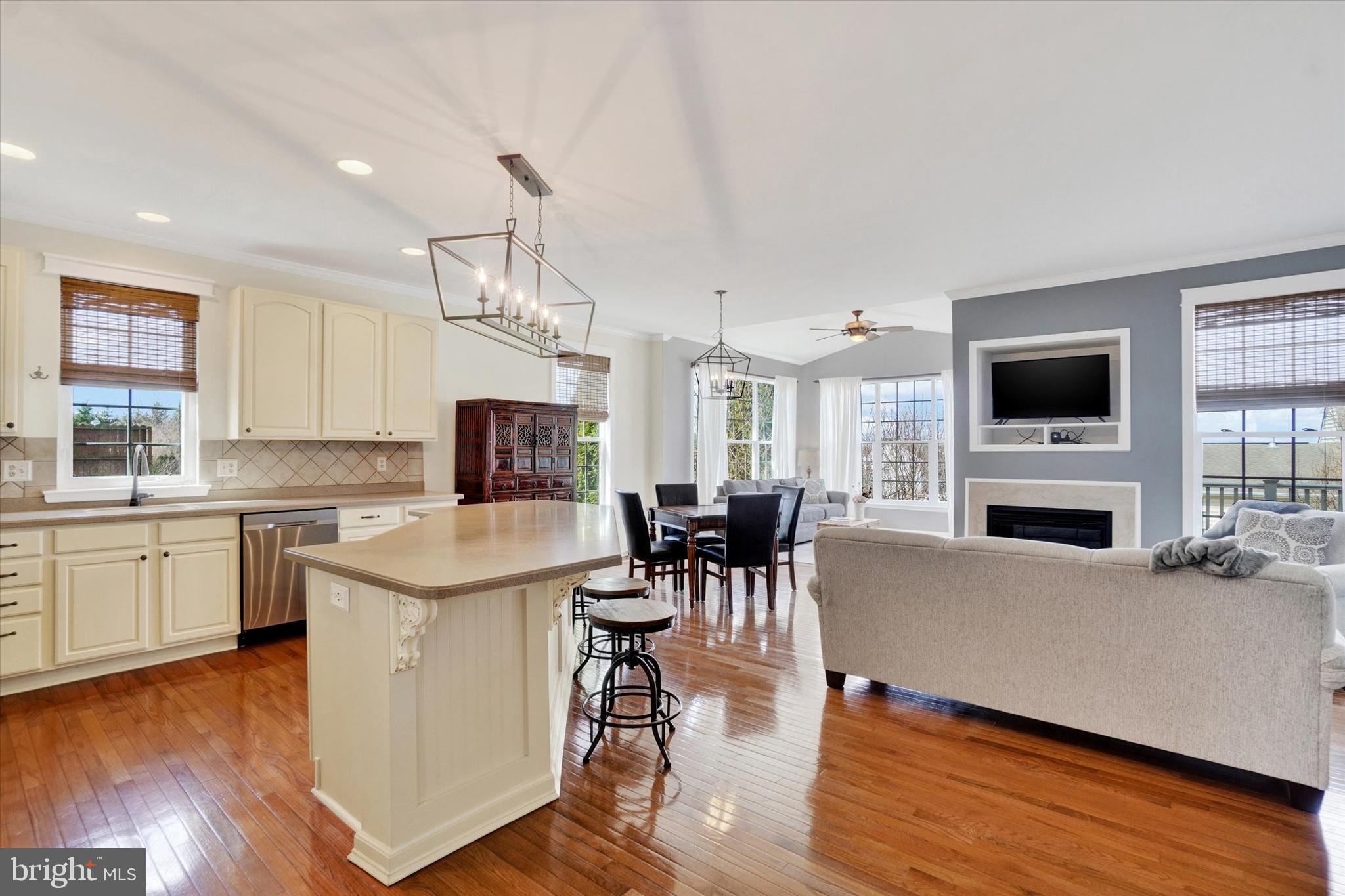 LOGANS RESERVE - Residential