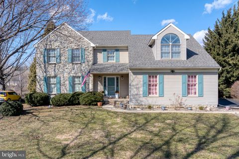 Photo of 383 Carter Moir Drive, LANCASTER, PA 17601 (MLS # PALA2065502)
