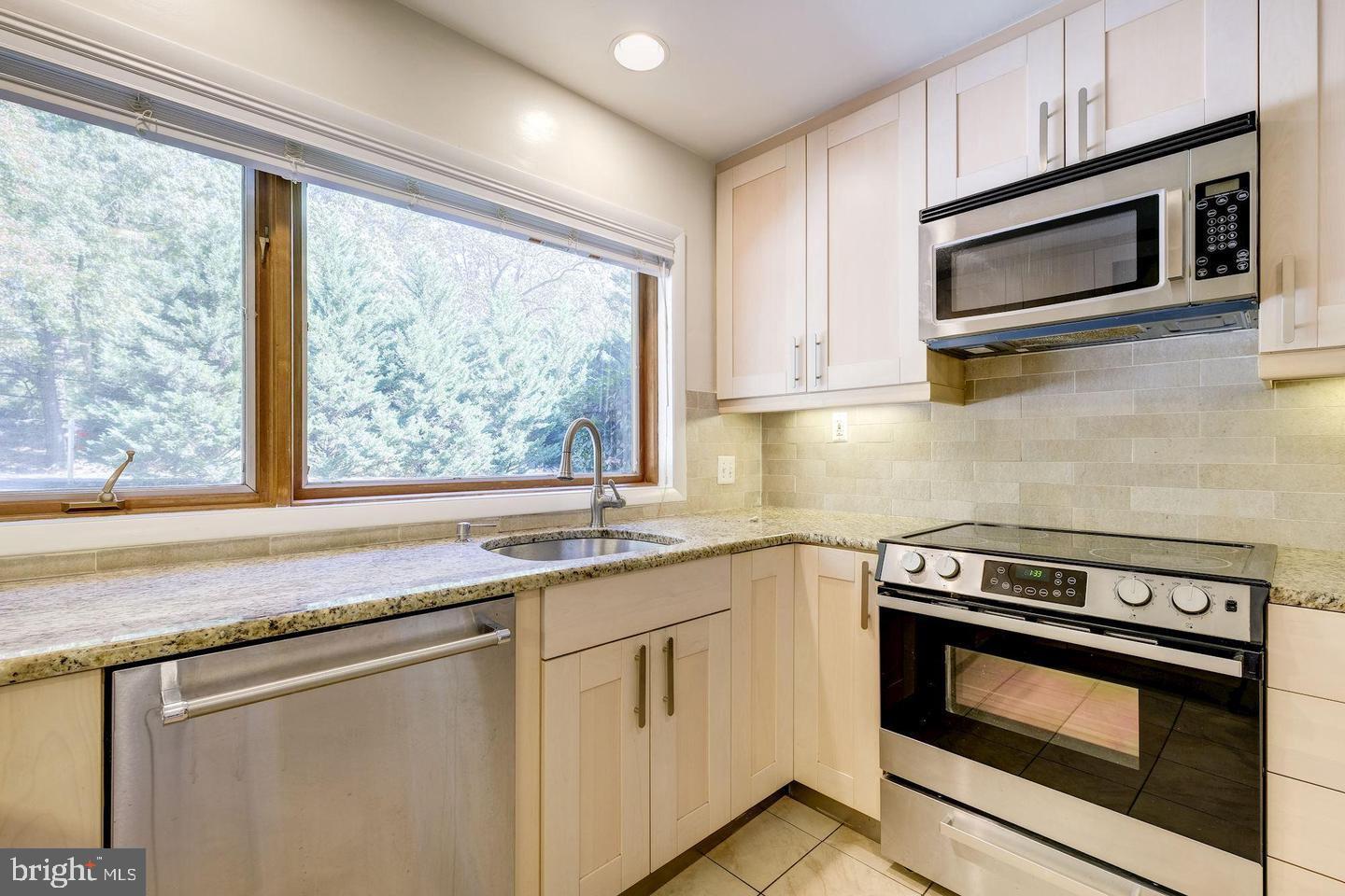 CONGRESSIONAL COUNTRY CLUB ESTATES - Residential Lease